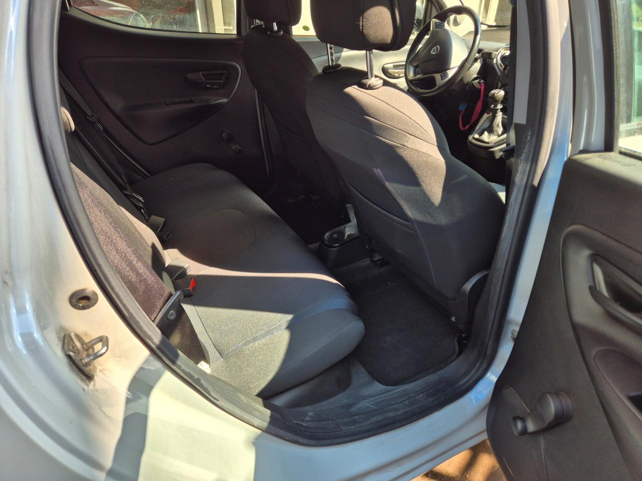 Lancia Ypsilon 1.2 69 CV 5 porte S&S Platinum