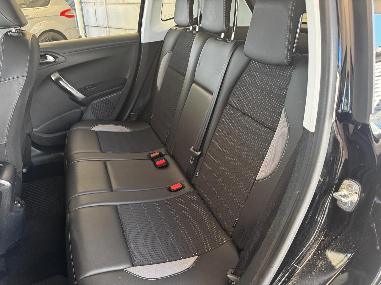 Peugeot 2008 BlueHDi 100 Allure - 12/2015