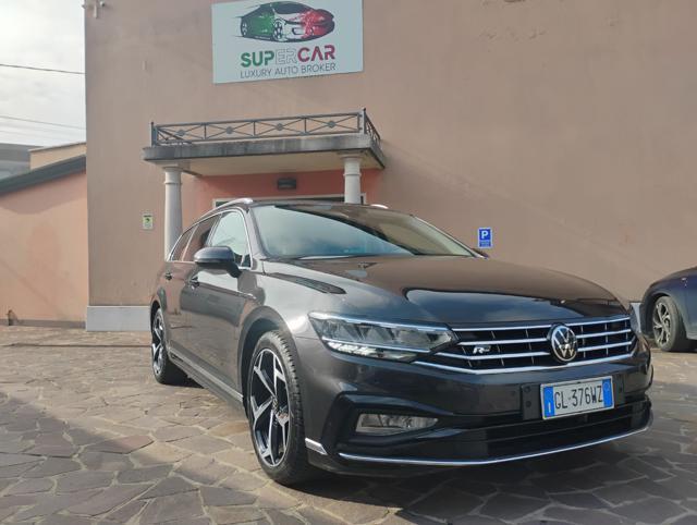 VOLKSWAGEN Passat Variant 2.0 TDI SCR EVO DSG Executive R-LINE