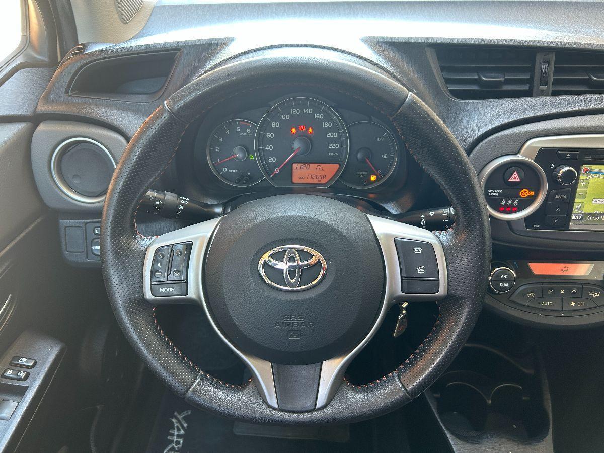 TOYOTA - Yaris - 1.4 D-4D 5p. Lounge NAVI TELECAMERA