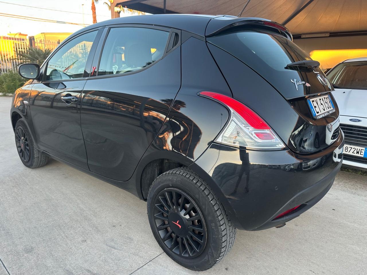 Lancia YPSILON 0.9 METANO ELEFANTINO 2015