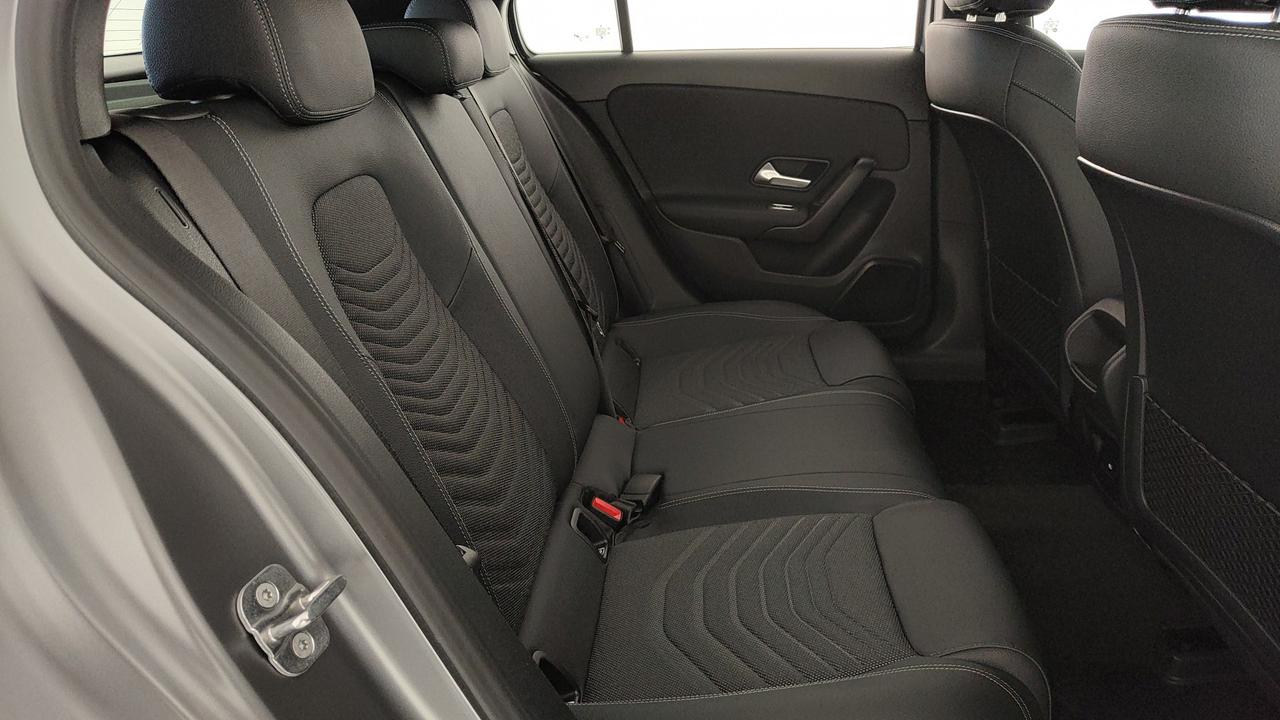 Mercedes-Benz A 250 e con tecnologia ibrida EQ