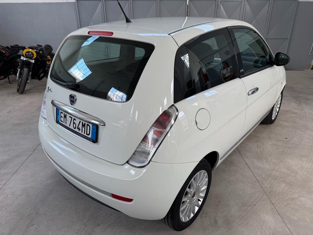 Lancia Ypsilon 1.2 69 CV Unyca