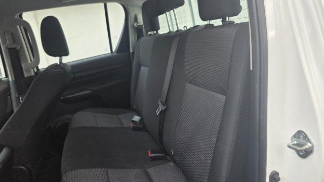 TOYOTA Hilux 2.4 D-4D 4WD 4 porte Double Cab Comfort