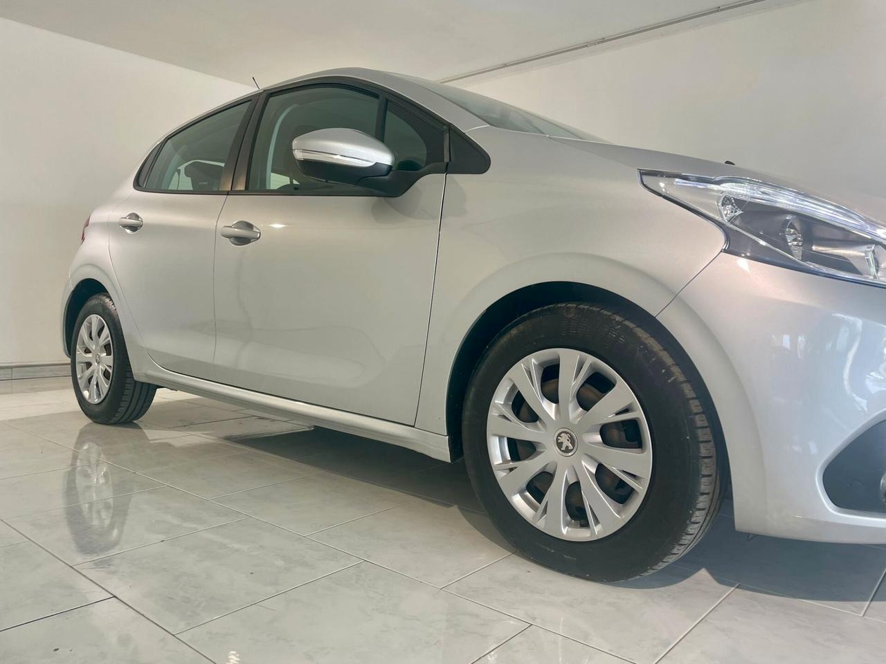 Peugeot 208 BlueHDi 75 5 porte NEOPATENTATI