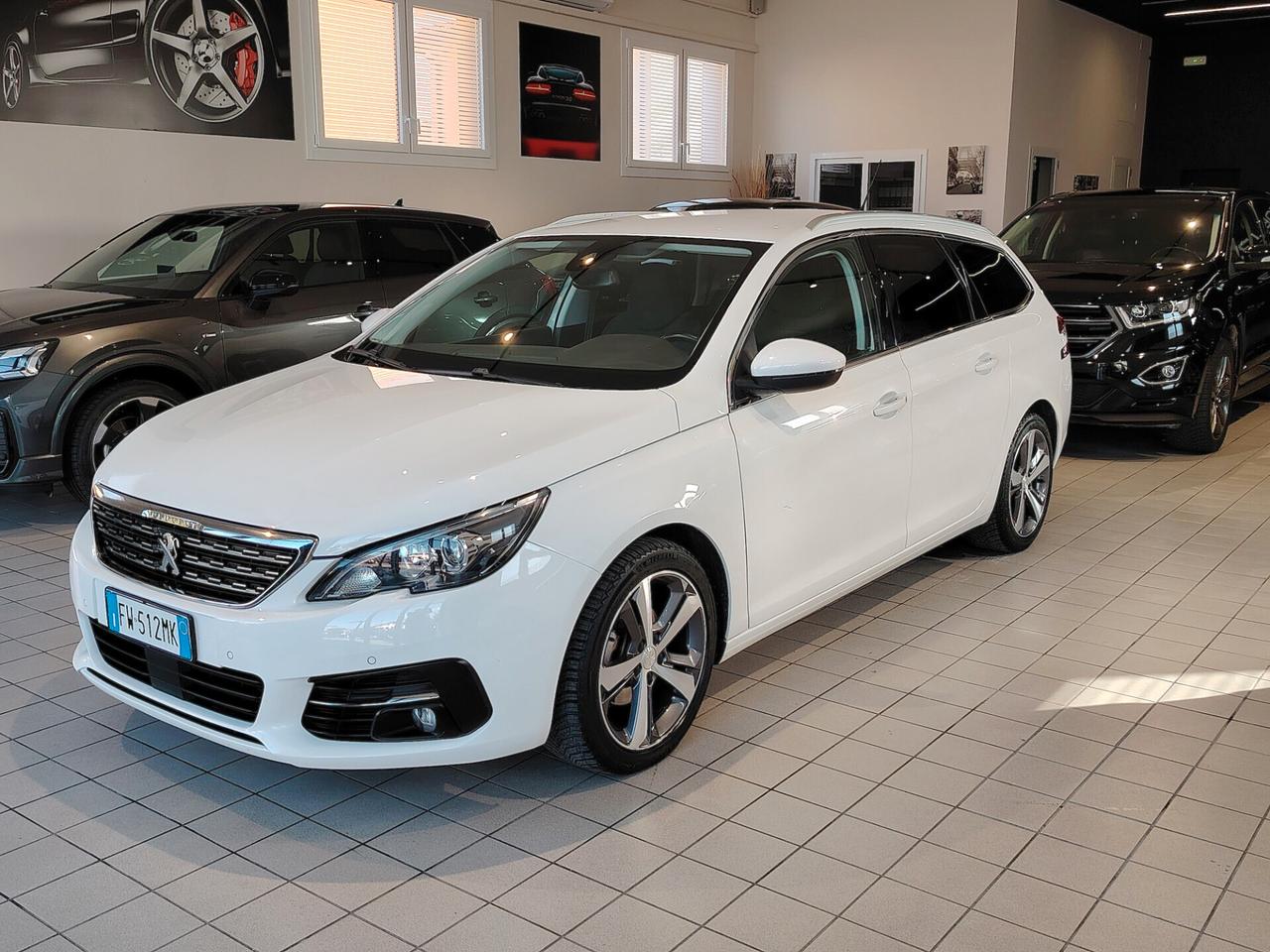 Peugeot 308 1.2 PureTech Turbo 130 S&S SW Allure