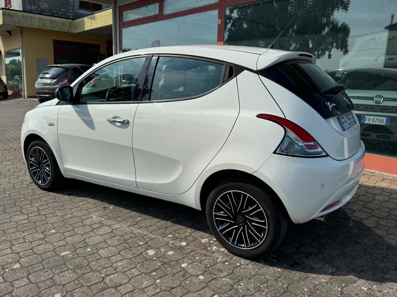 Lancia Ypsilon 1.2 69 CV 5 porte Gold