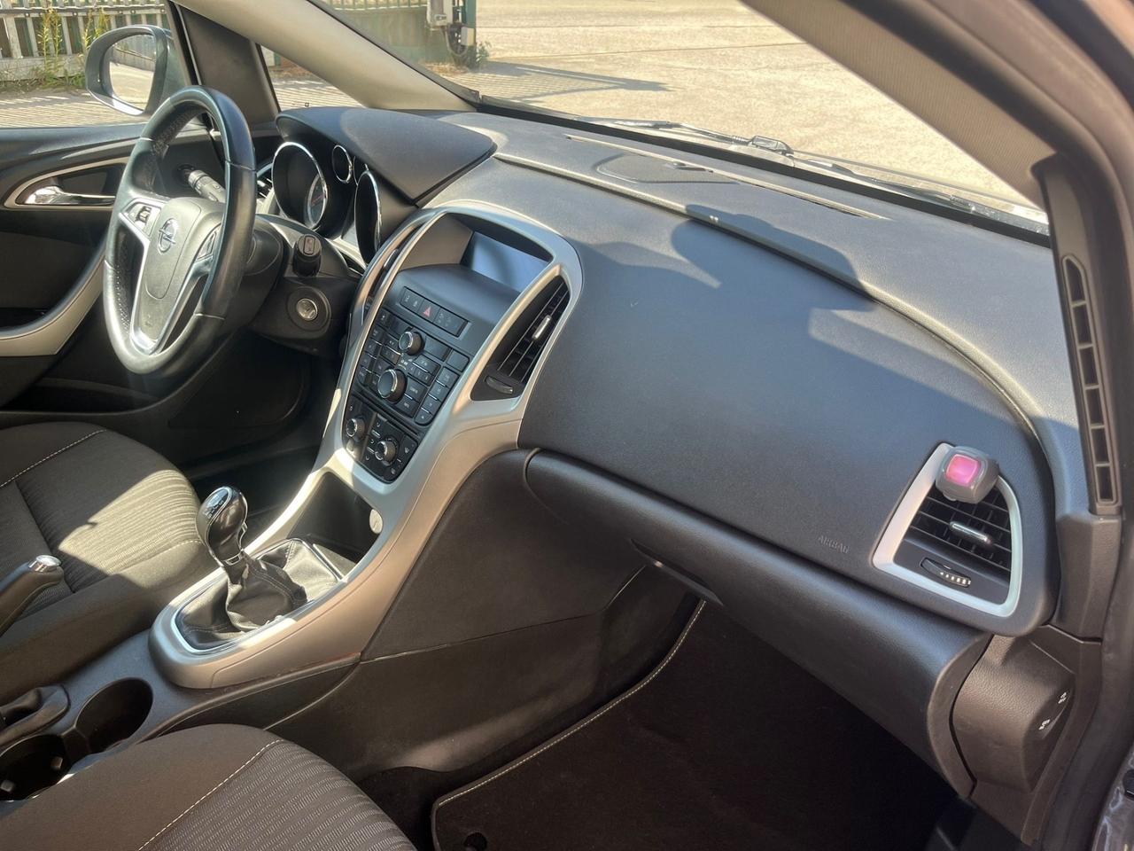Opel Astra 1.7 CDTI Sports Tourer Cosmo 148000 km