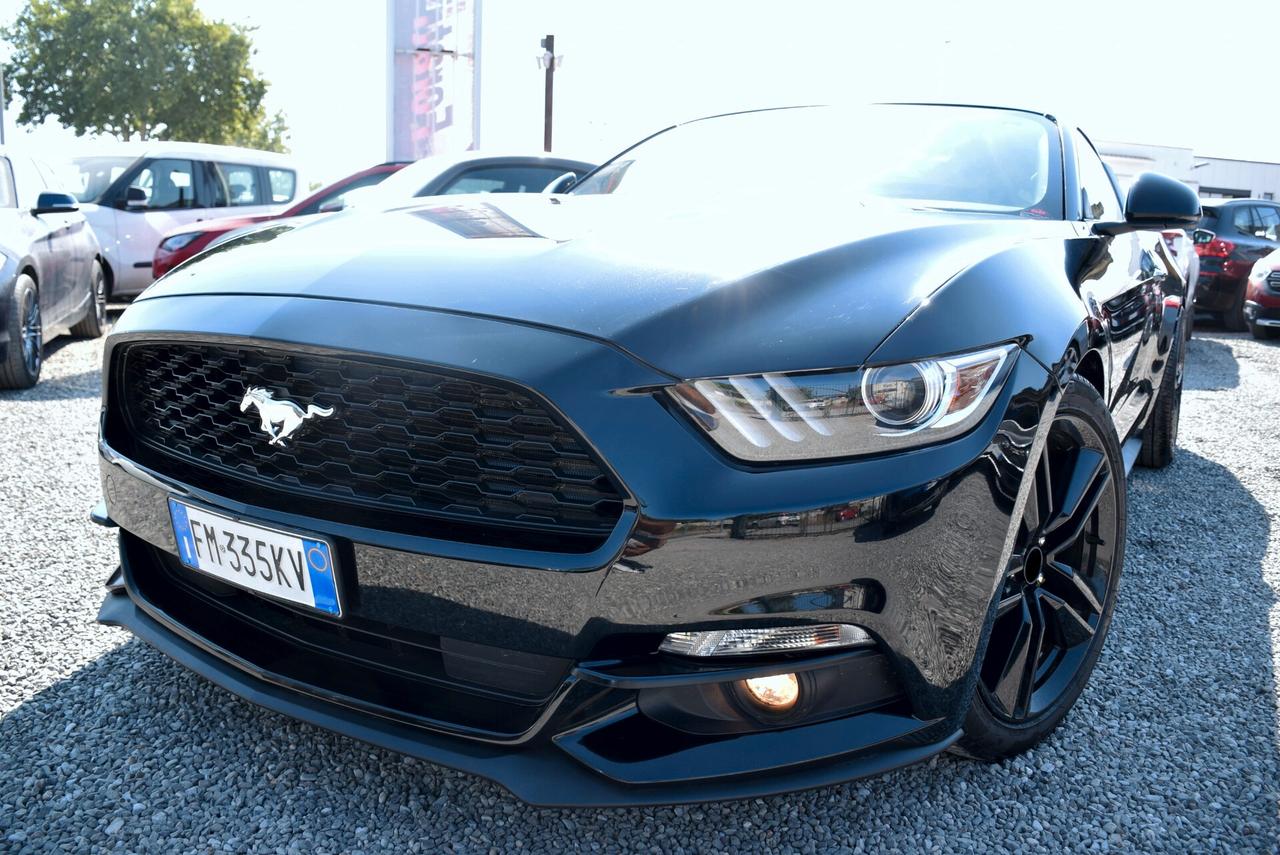 Ford Mustang Fastback - IVA DETR. 2.3 6M 314CV SHAKER FULL