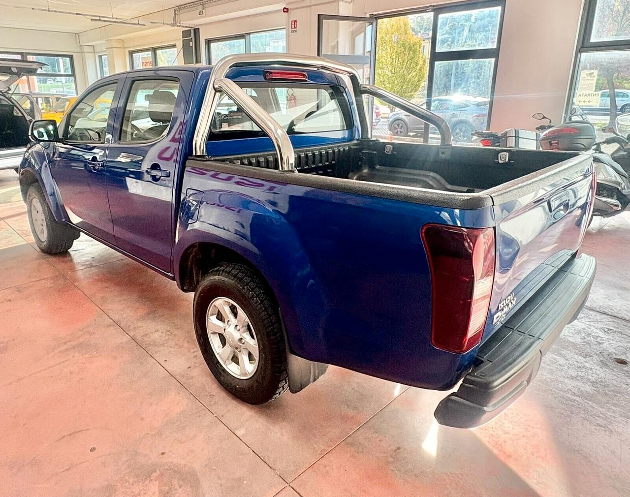 ISUXU D-MAX 4X4 DOPPIA CABINA POSTI 5 Diesel 1.9 CV 163 Km 104.199 garanzia 12 mesi