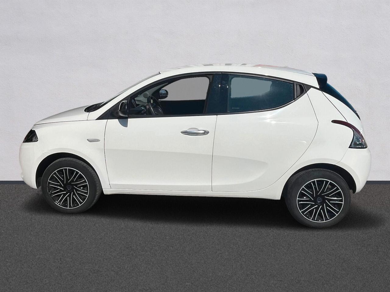 Lancia Ypsilon 1.0 FireFly 5 porte S&S Hybrid Gold Plus
