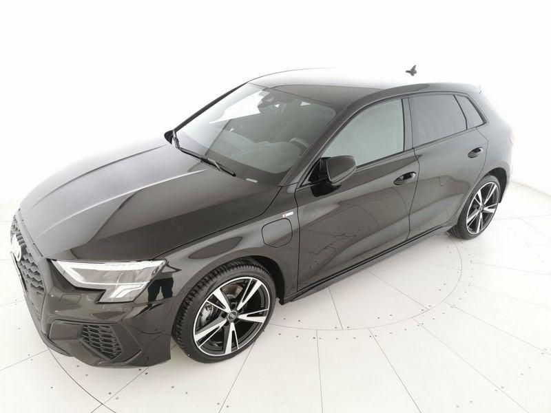 Audi A3 NUOVA SPORTBACK Sportback 40 1.4 tfsi e Identity Black s-tronic