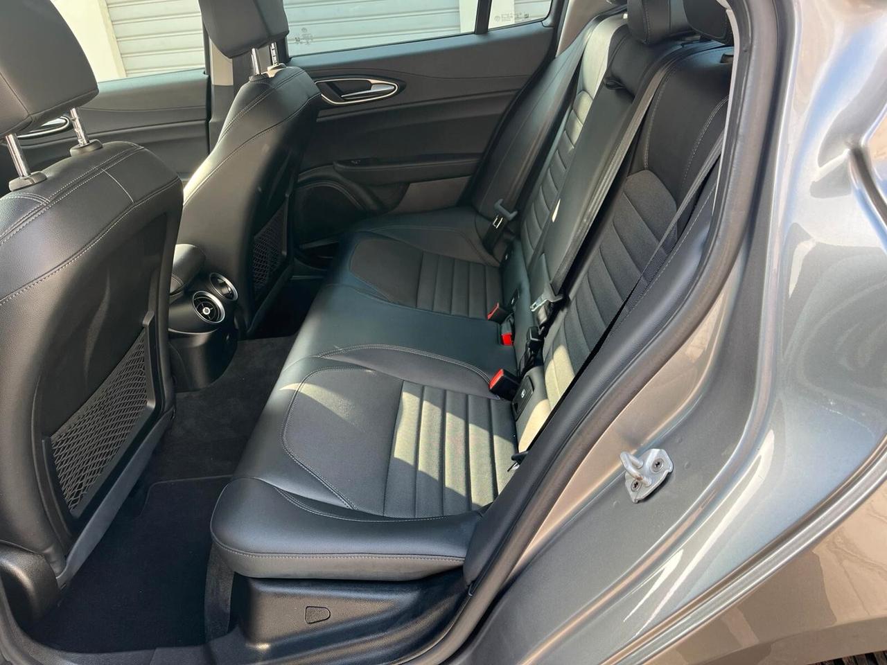 Alfa Romeo Giulia 2.2 Turbodiesel 180 CV AT8 Business Sport Launch Ed.