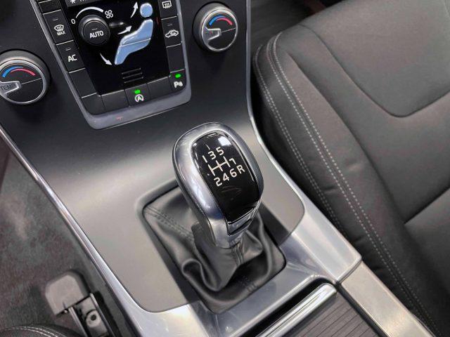 VOLVO V60 2.0 D2 MOMENTUM