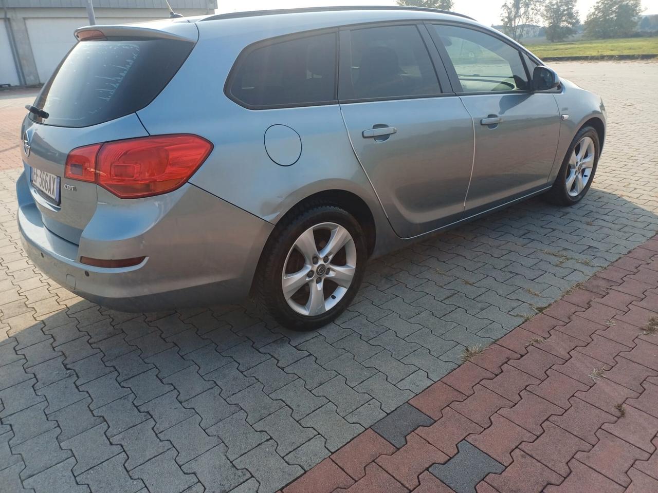 Opel Astra 1.7 CDTI 110CV Station Wagon Cosmo