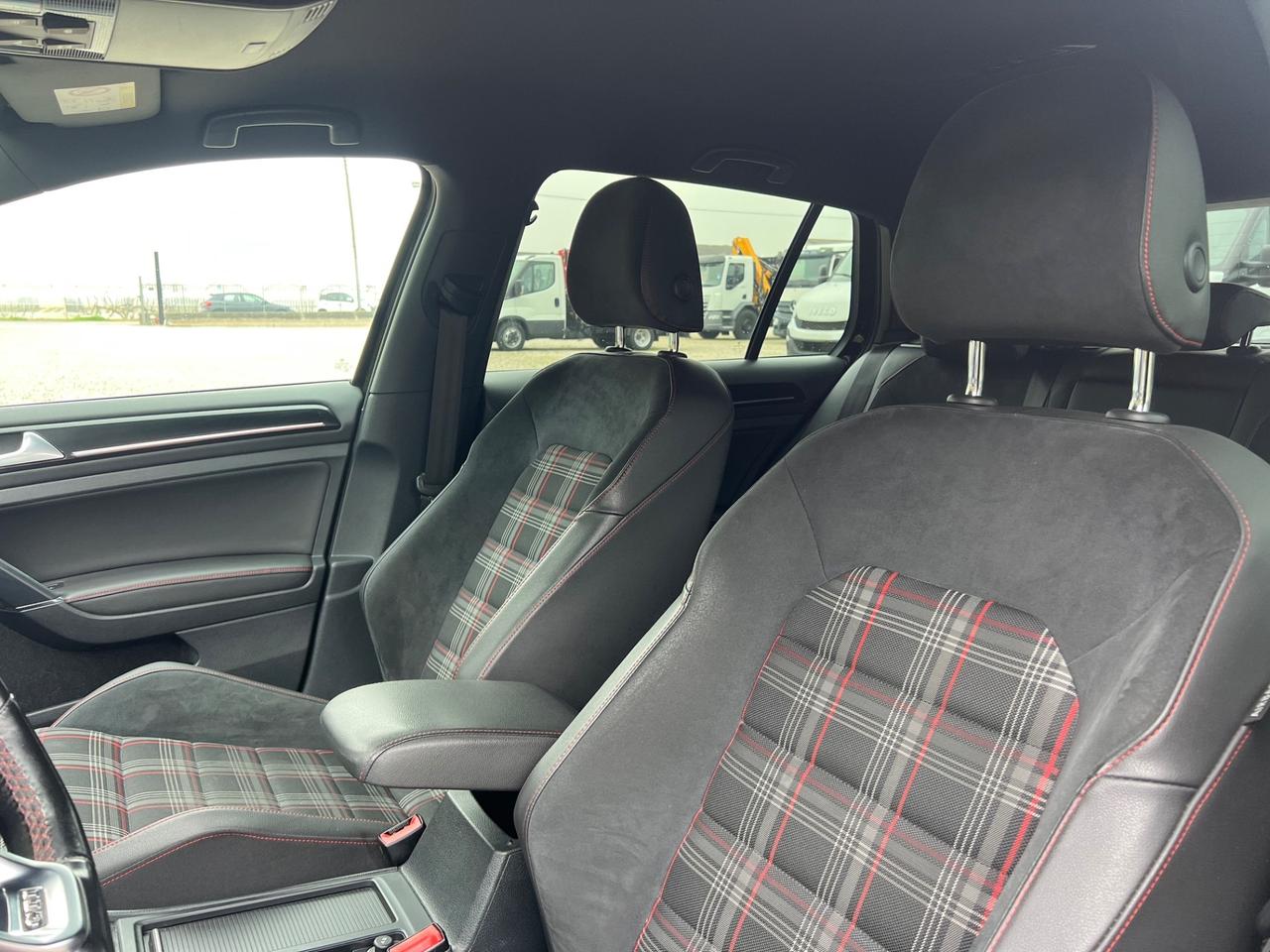 Volkswagen Golf GTI Performance 2.0 TSI DSG 5p. BlueMotion Technology