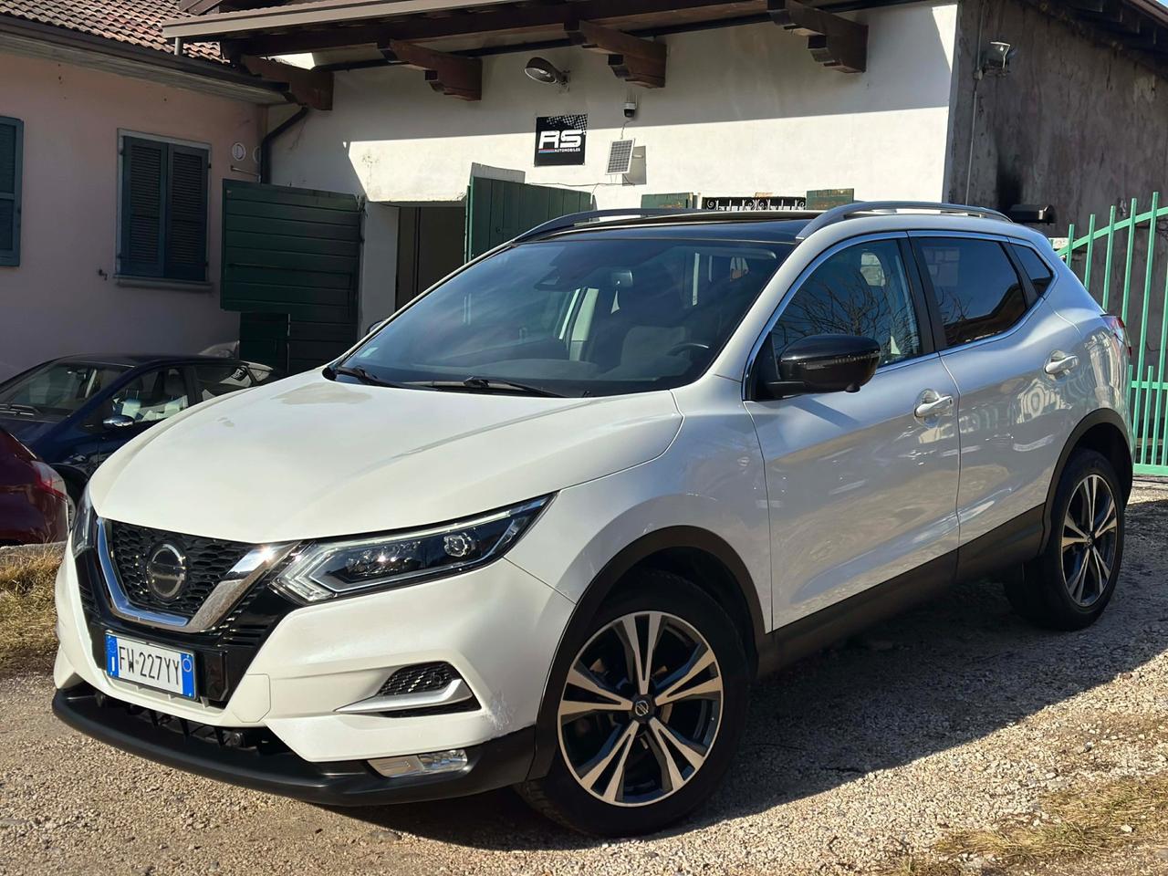 Nissan QASHQAI 1.5 dCi TEKNA EU6B TETTO FULLOPT KMCERT