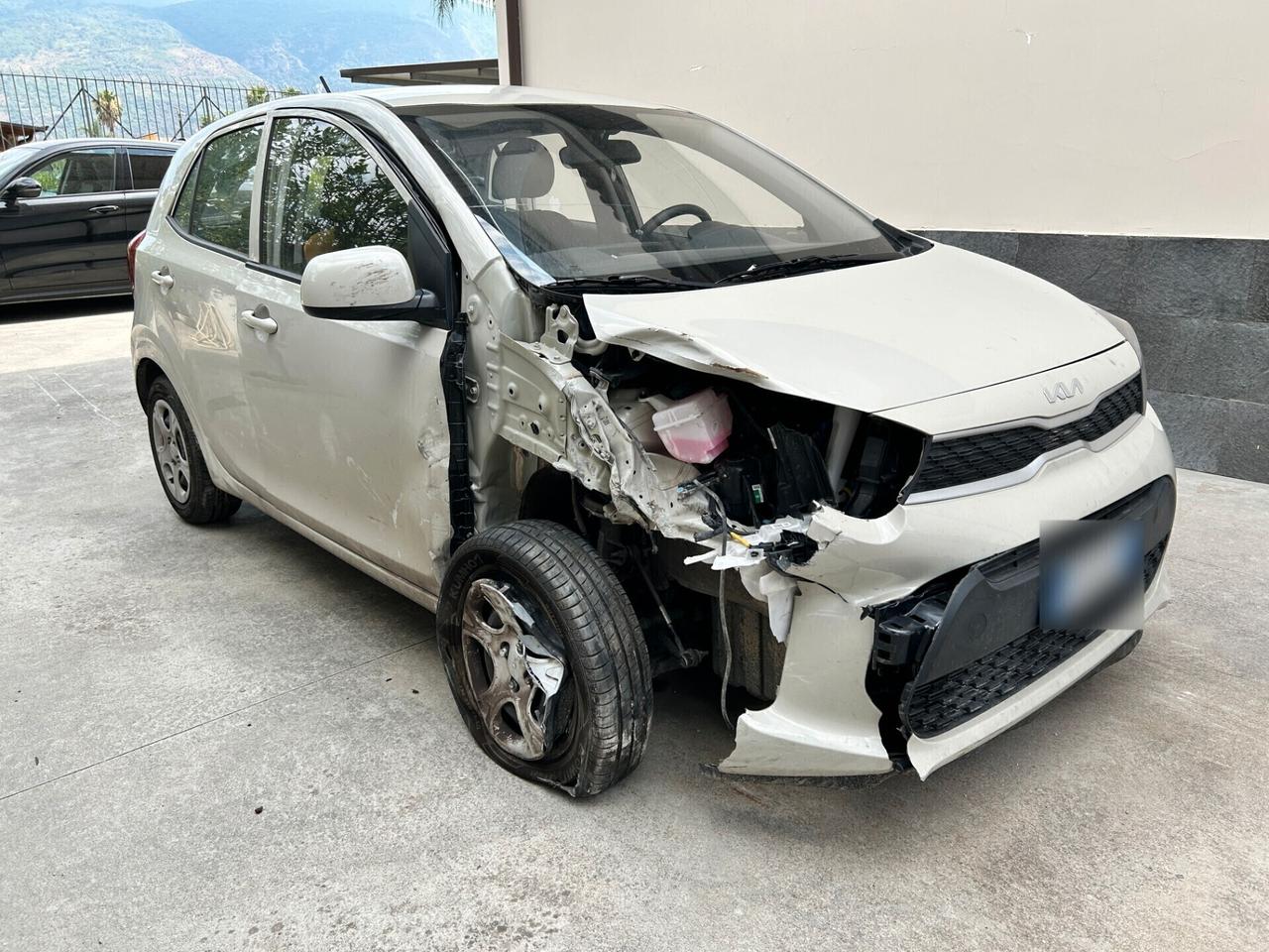 KIA PICANTO 1.0 Benzina 65CV - 2024 Incidentata
