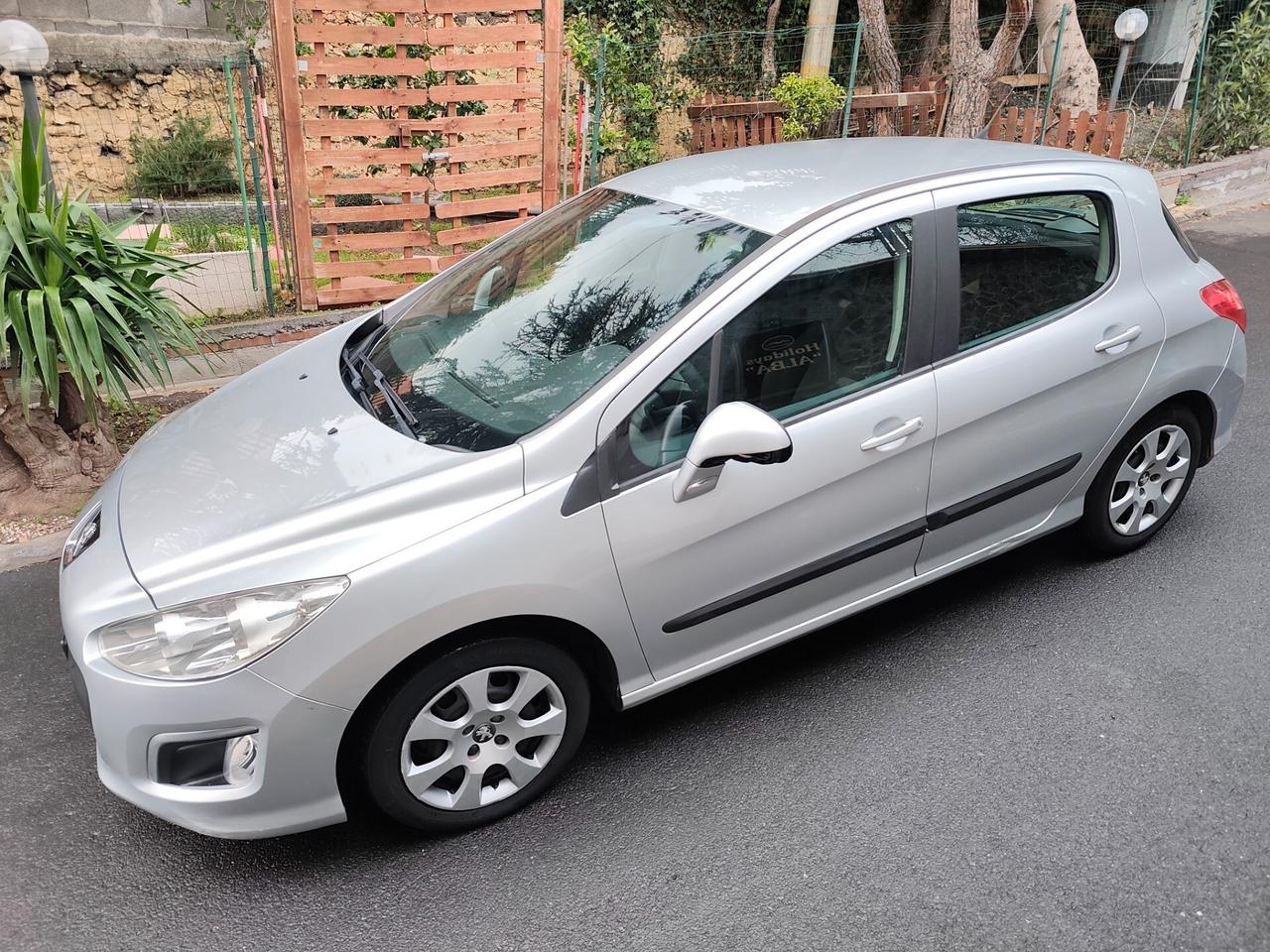 Peugeot 308 1.6 8V HDi 93CV 5p. 2012