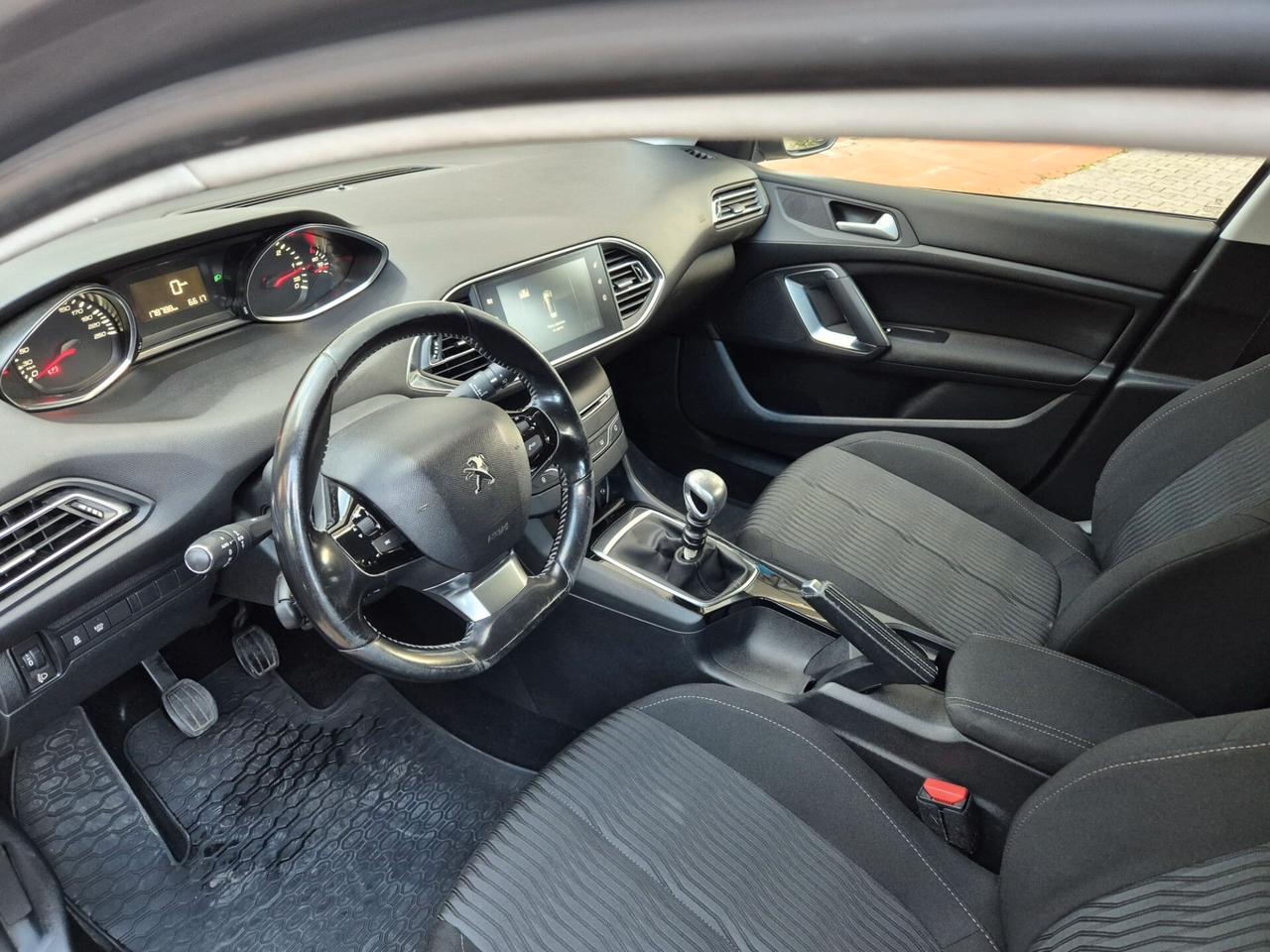 Peugeot 308 BlueHDi 120 S&S SW Allure