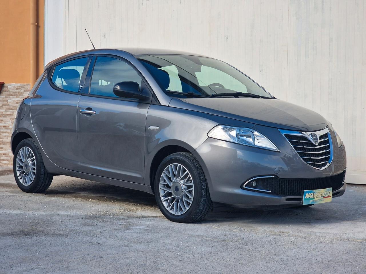Lancia Ypsilon 1.2 benzina 70cv 5POSTI