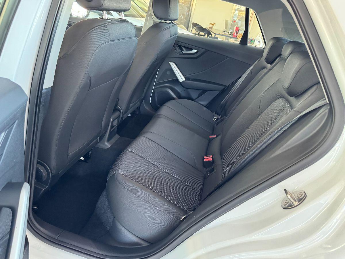 AUDI Q2 2.0 TDI S-tronic Edition Cockpit 2022