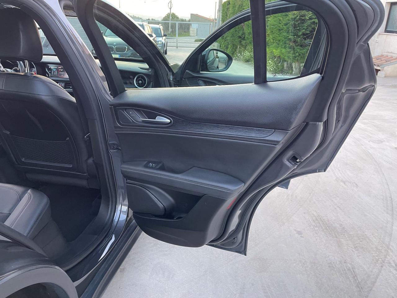 Alfa Romeo Stelvio 2.2 Turbodiesel 160 CV AT8 RWD Sprint