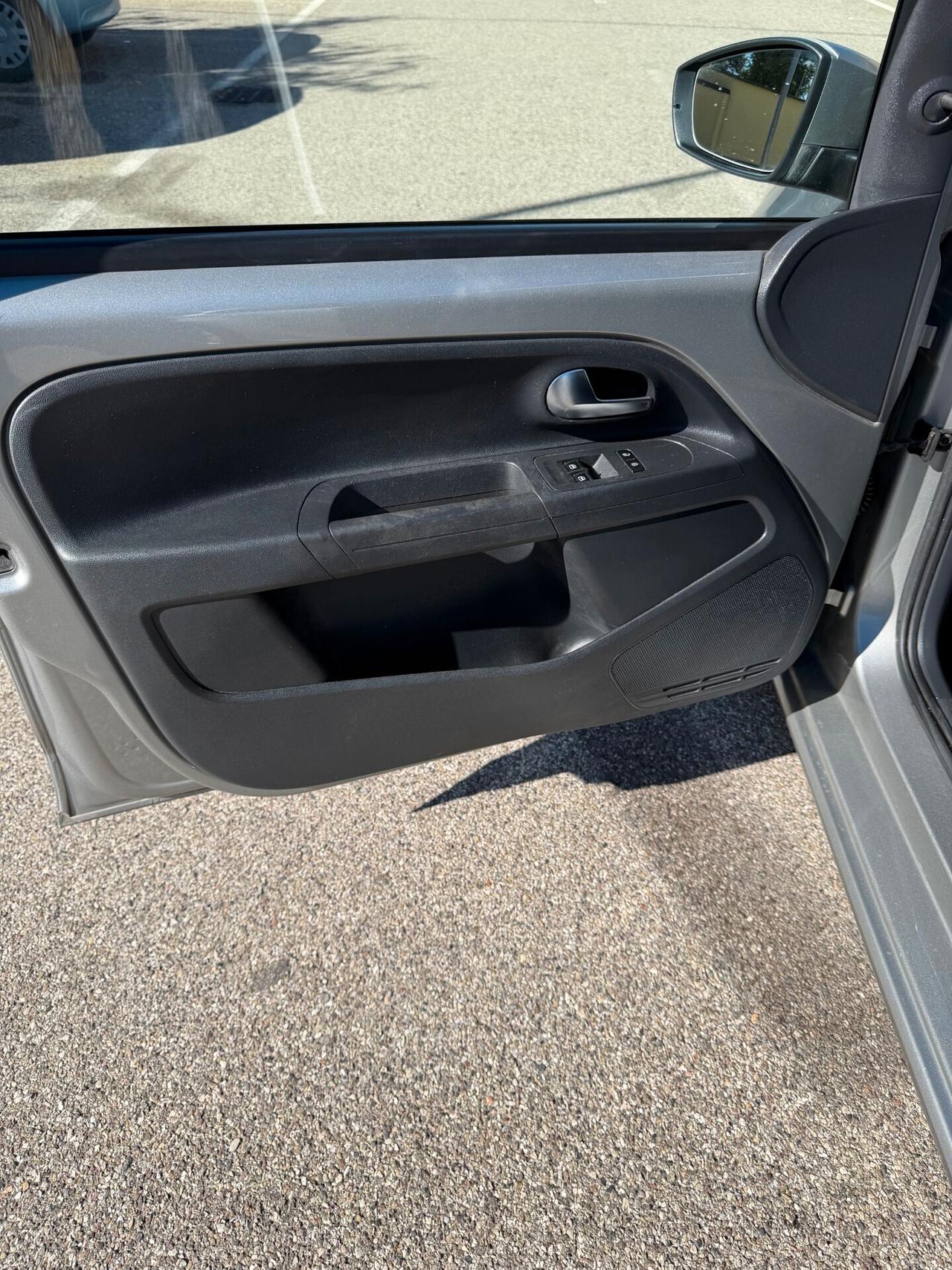 Volkswagen up! 1.0 METANO - NEOP. - 12 MESI DI GARANZIA -