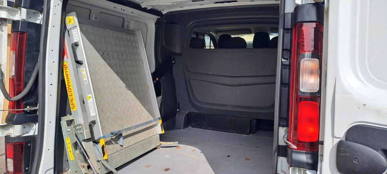 Renault TRAFIC 1.6 DCI 125 CV PASSO LUNGO MAXI - 6 POSTI - CON PEDANA DI CARICO +IVA
