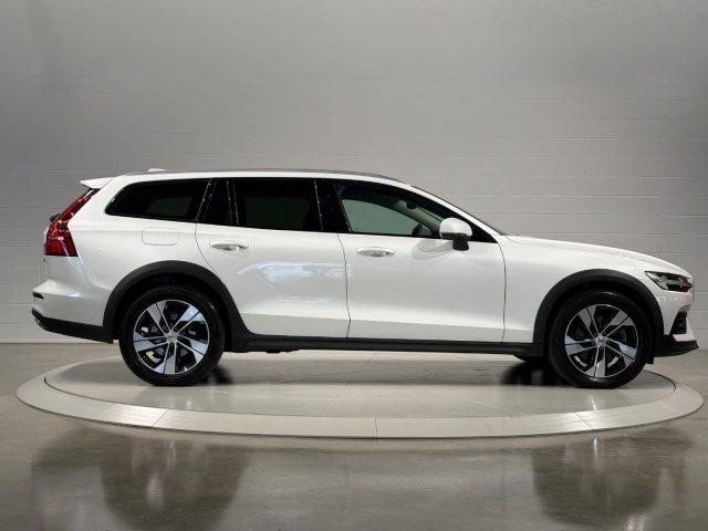 VOLVO V60 Cross Country B4 (d) AWD auto. Plus PREZZO REALE