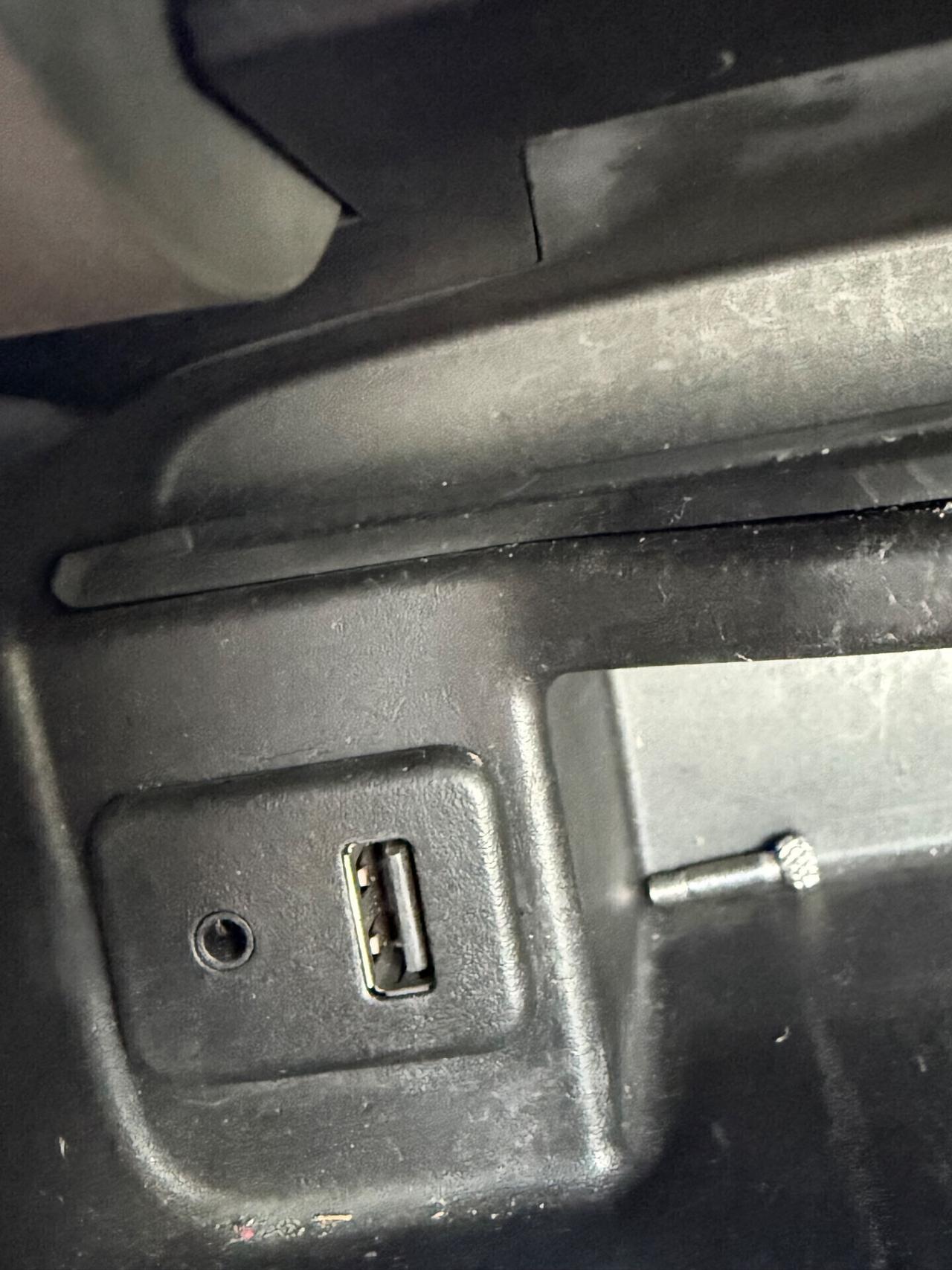 Chevrolet Aveo 5p 1.2 benzina Neopatentati UNIPROPRIETÀ