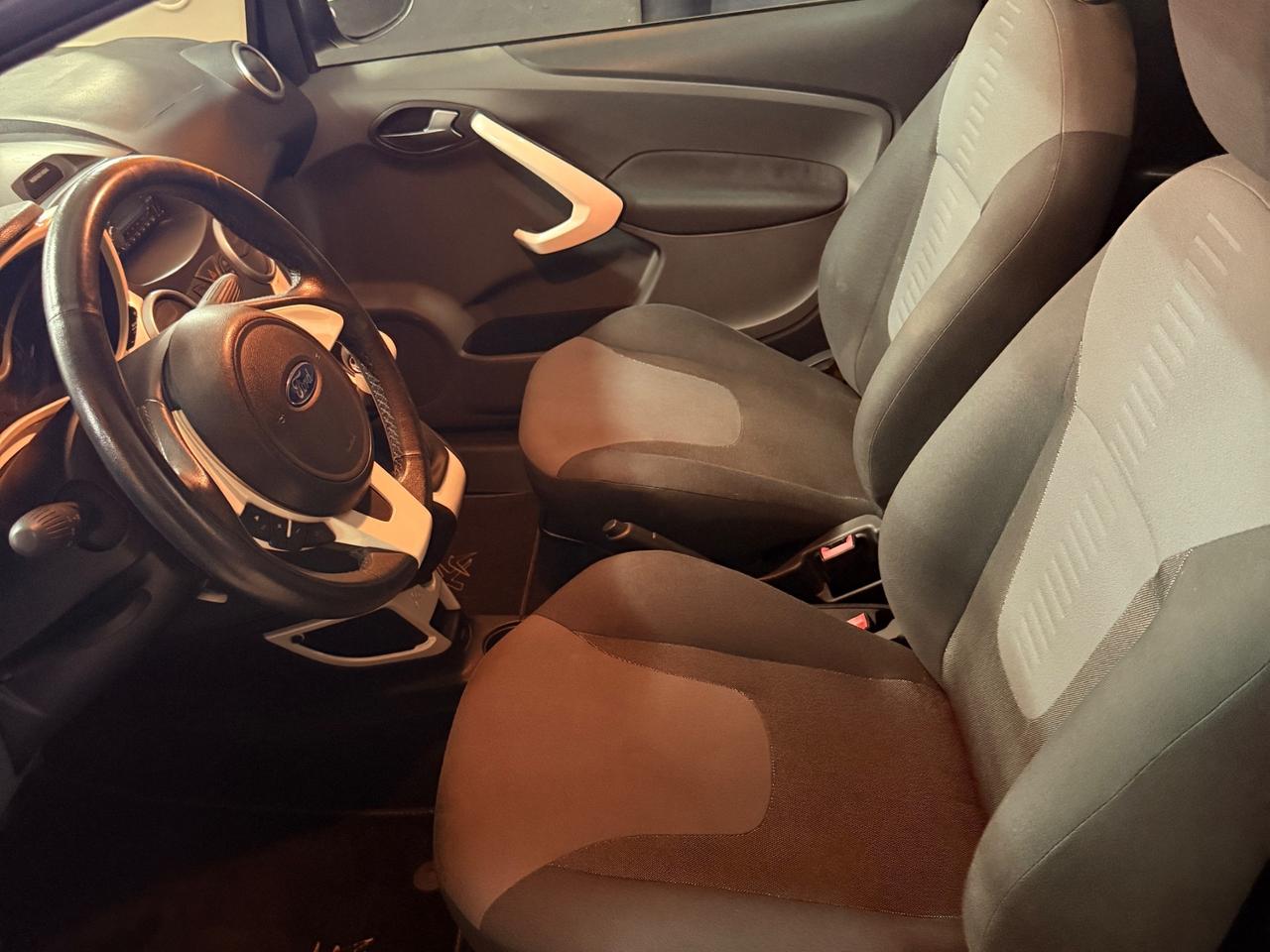 STUPENDA FORD KA CON SOLI 43.580 KM