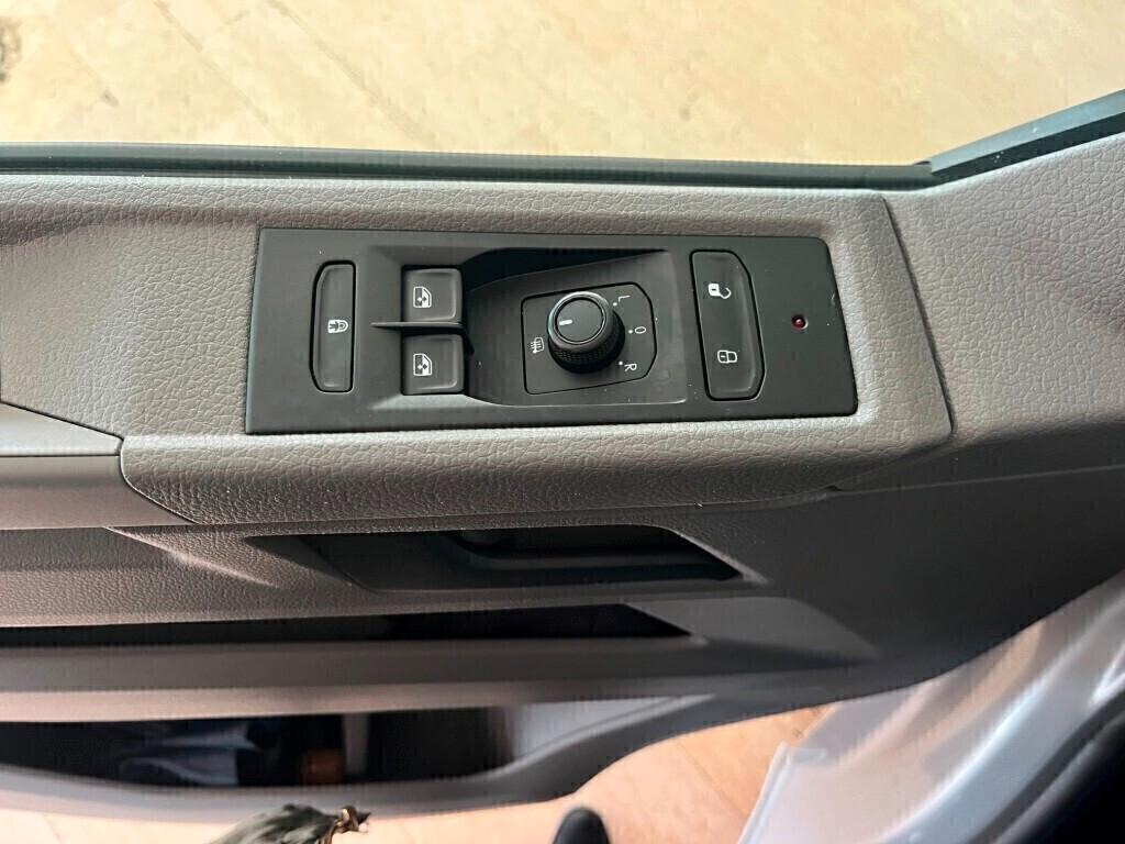 Volkswagen T6.1 Caravelle Comfortline 2.0 Tdi 150cv 9p