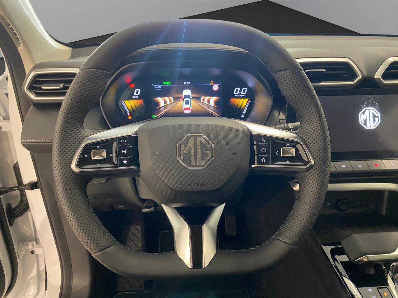 Mg ZS 1.5 hybrid+ Luxury auto