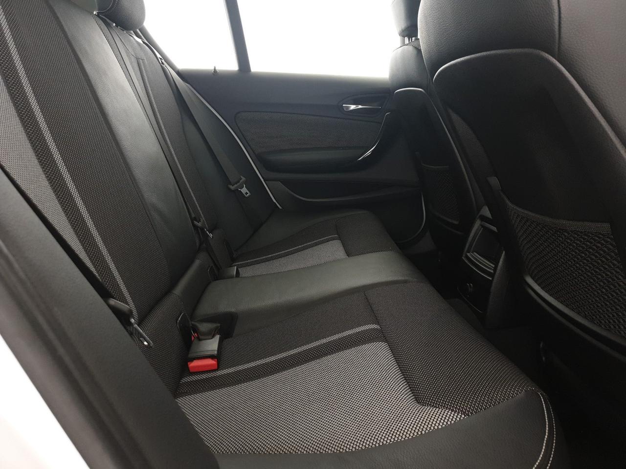 BMW Serie 1 118d urban 5p auto