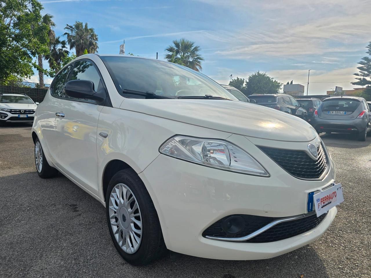 LANCIA Y 0.9TWINAIR 85CV AUTOMATICA GOLD