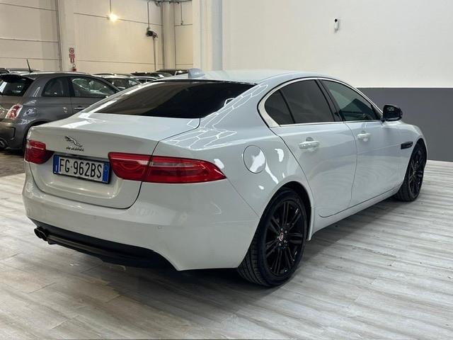 Jaguar XE 2.0 D 180 CV AWD aut. R-Sport