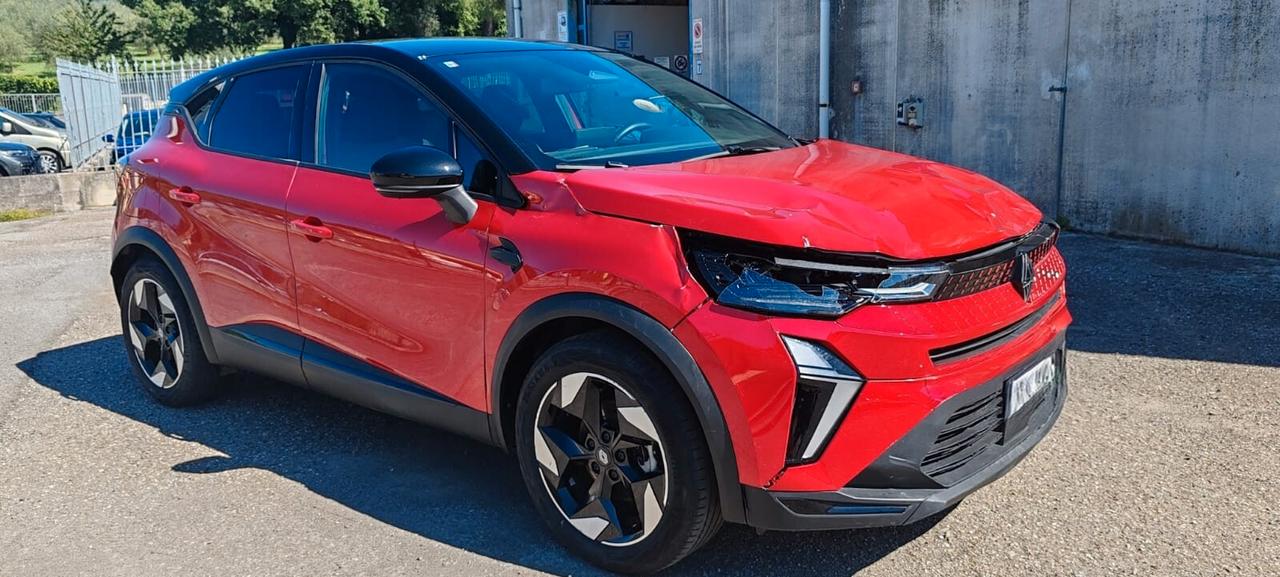 Renault Captur Full Hybrid E-Tech Incidentata