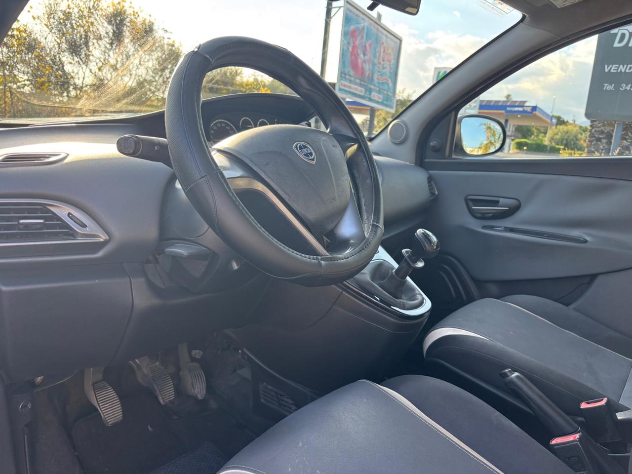 Lancia Ypsilon -2015