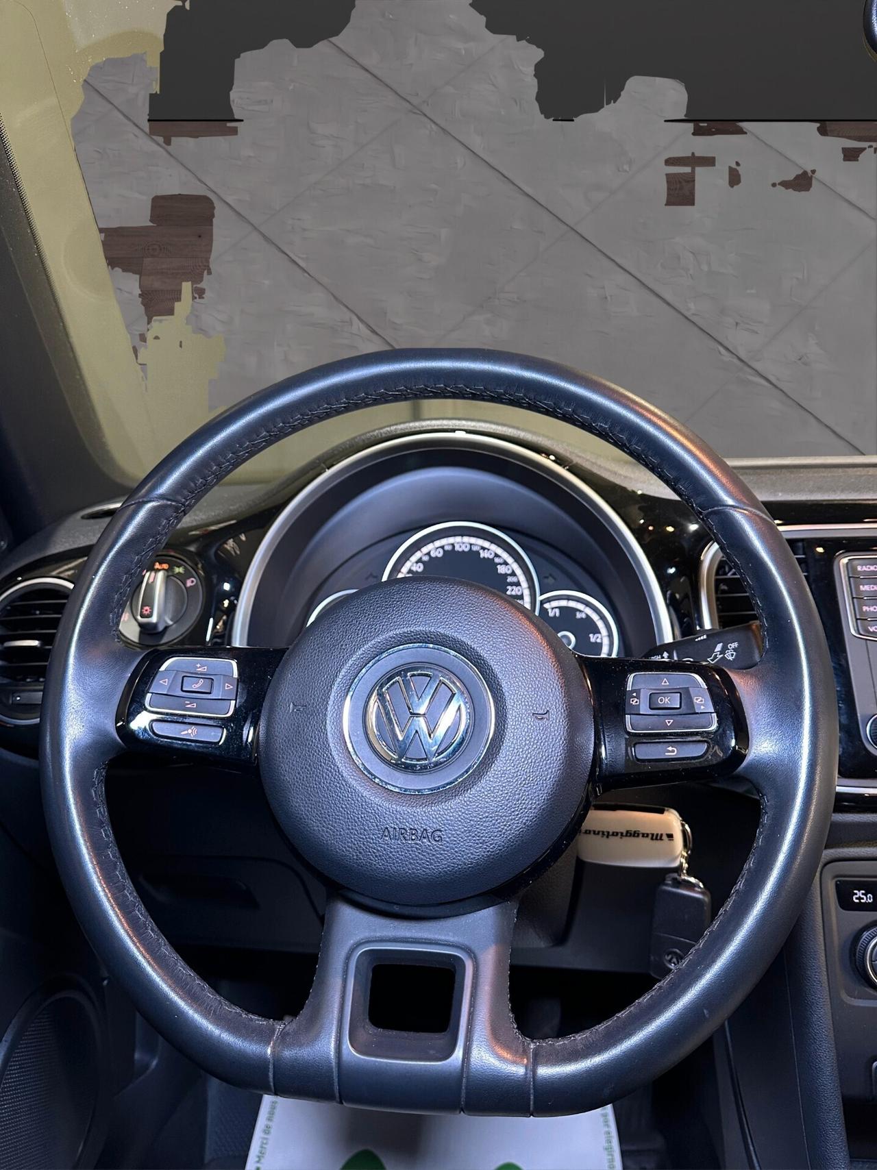 Volkswagen Maggiolino Cabrio 2.0 TDI DSG Design BlueMotion Technology