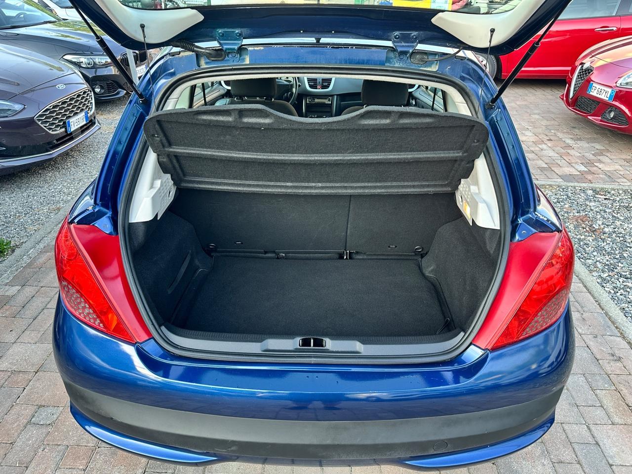 Peugeot 207 1.4 Benzina ok per neopatentati