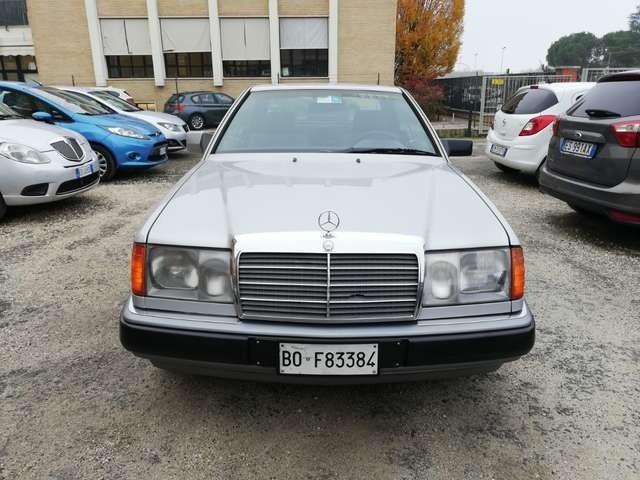 MERCEDES-BENZ 200 CE Coupé