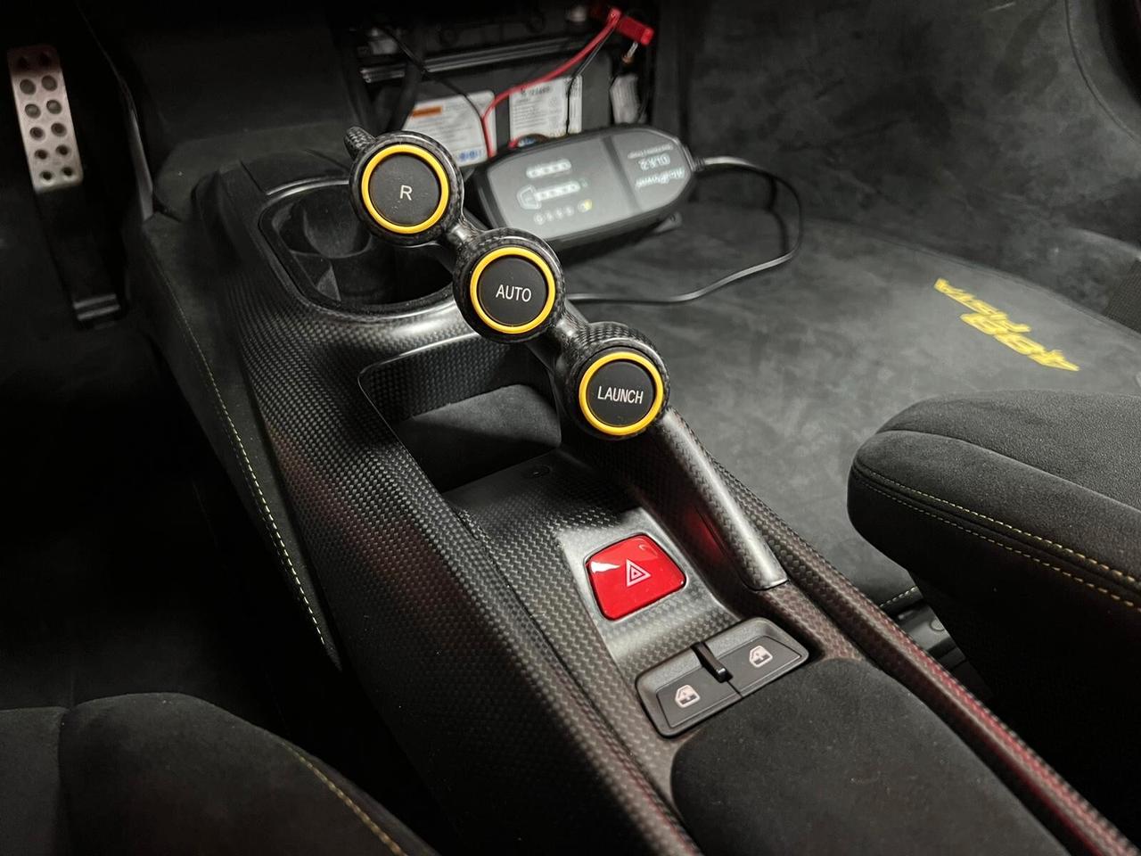 Ferrari 488 3.9 PISTA dct INTERIOR FULL CARBON (488)