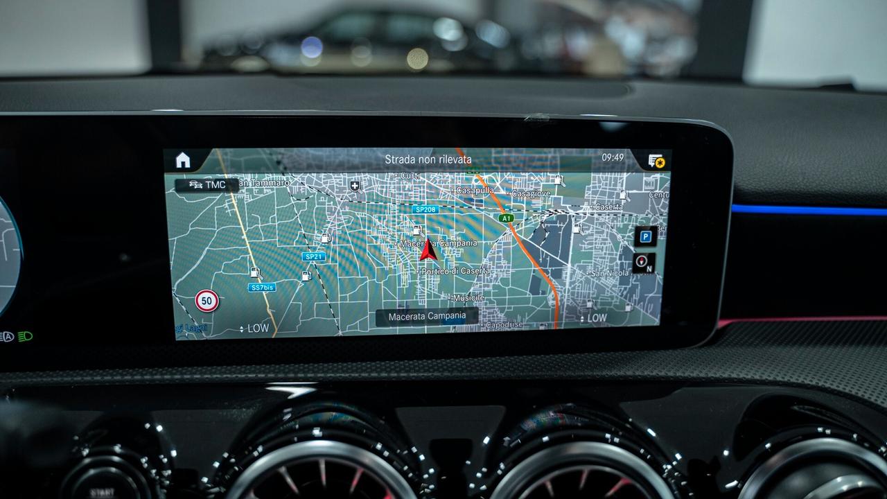 Mercedes-benz A 180 D PREMIUM PLUS AMG 19" TETTO PACK LUCI MULTIBEAM FULL OPTIONAL