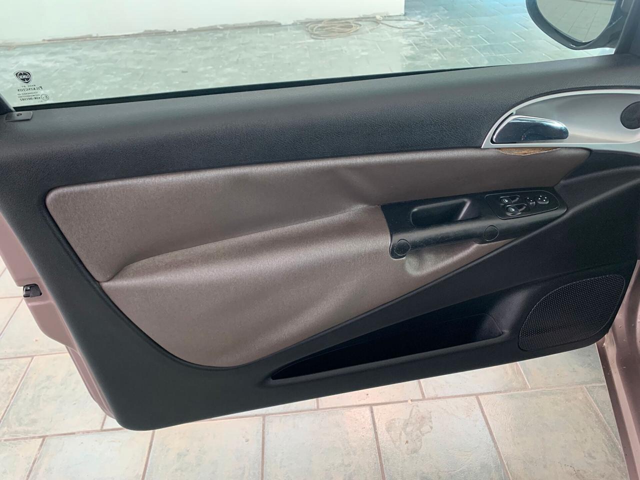 Lancia Ypsilon 1.2 69 CV Diva