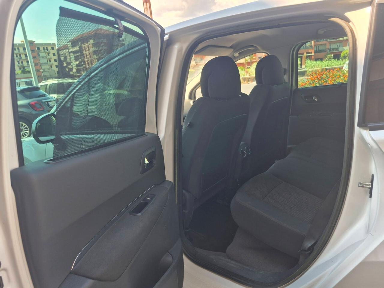 Peugeot 3008 1.6 HDi 112CV Business