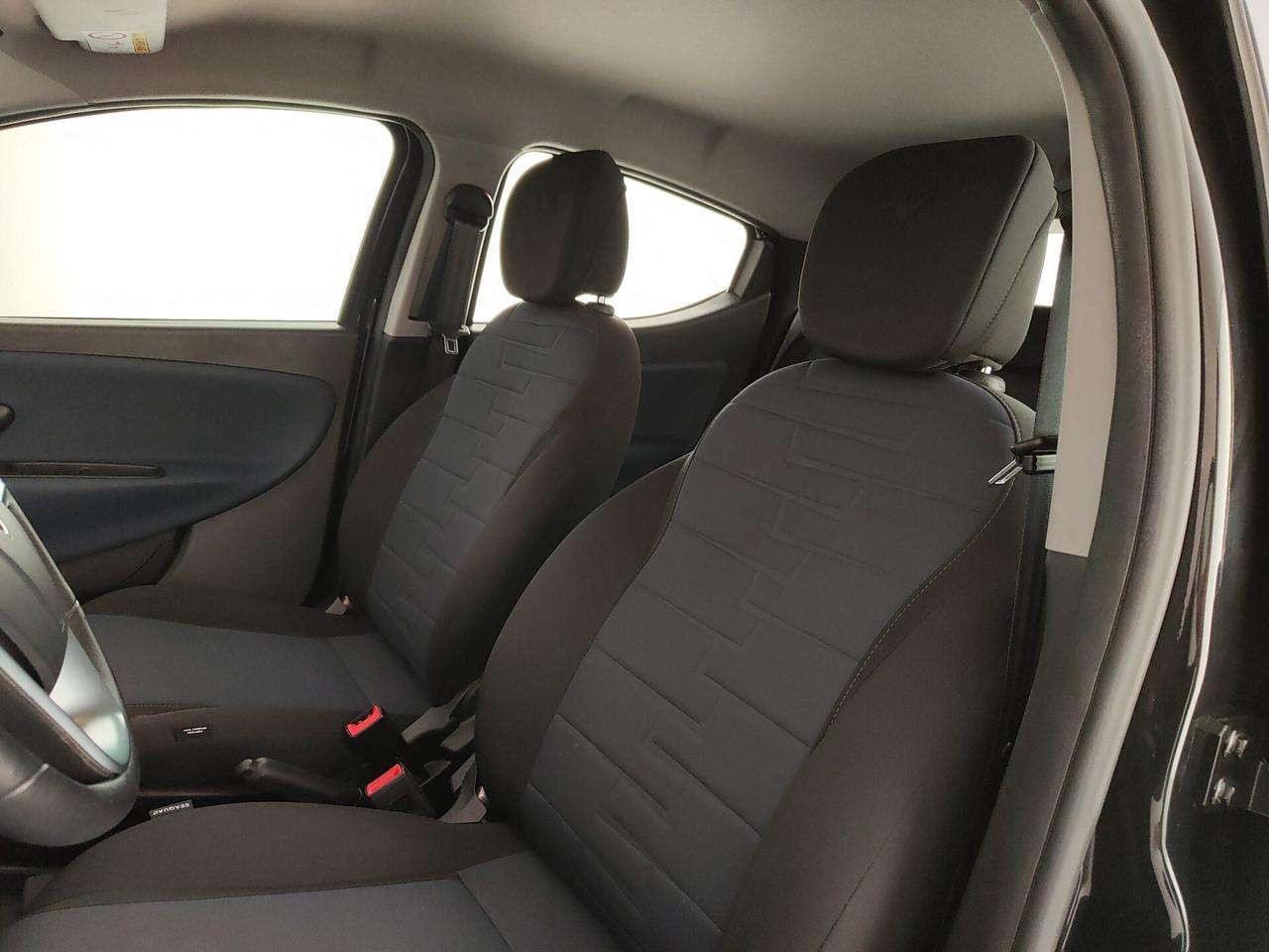Lancia Ypsilon 1.0 FireFly 5 porte S&S Hybrid Platino