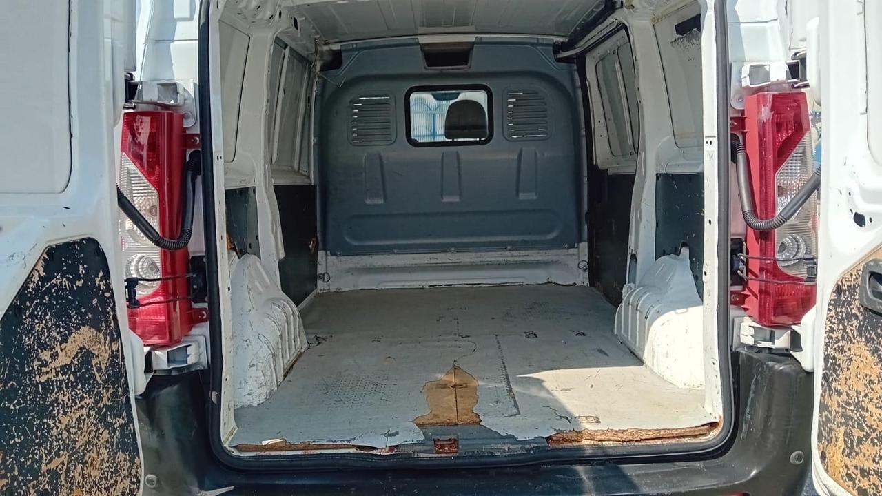 Peugeot expert cargo 3 post-2.0 hdi -12/2010