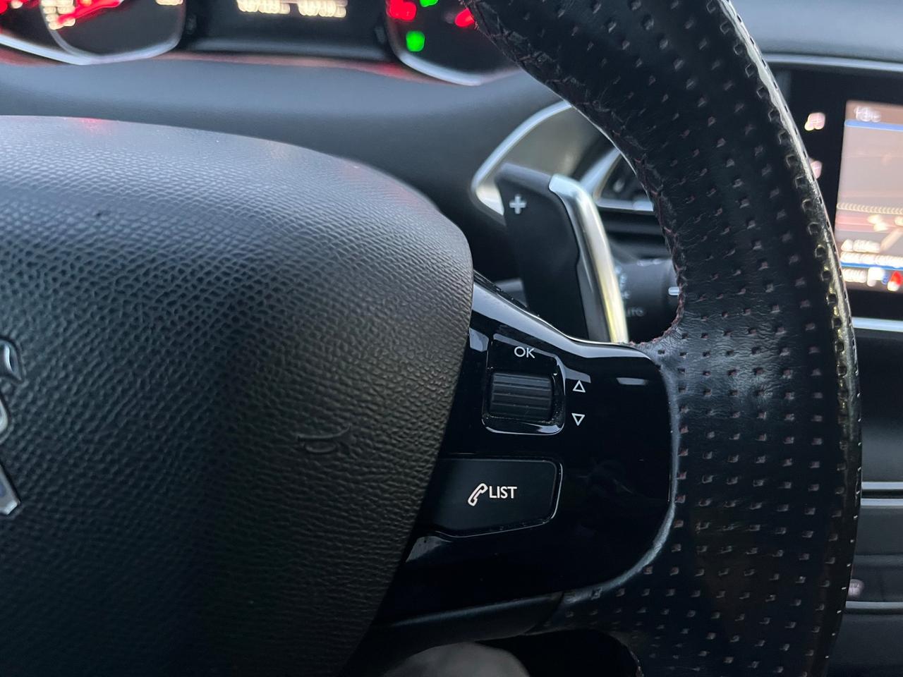 PEUGEOT 308 - GT LINE