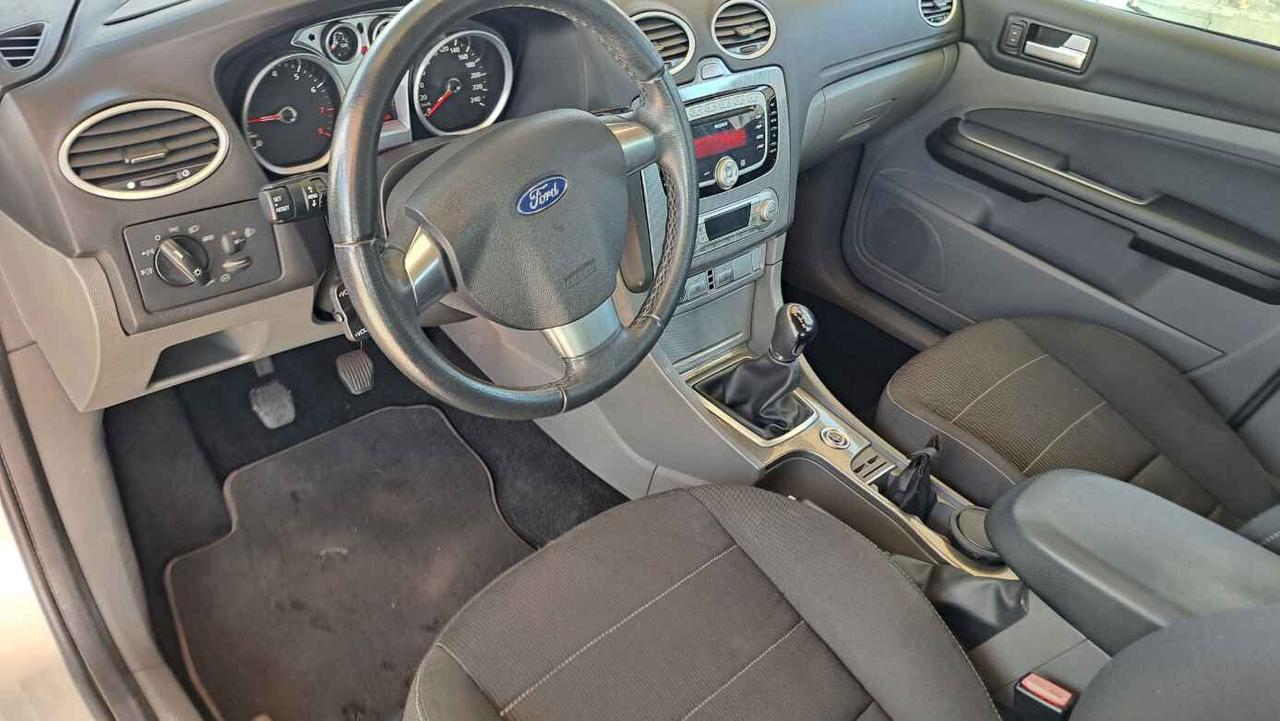 Ford Focus 1.6 (115CV) 5p. Bz.- GPL Titanium